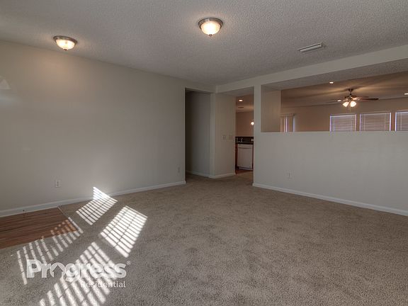4th image of 1497 W Summit Oaks Dr