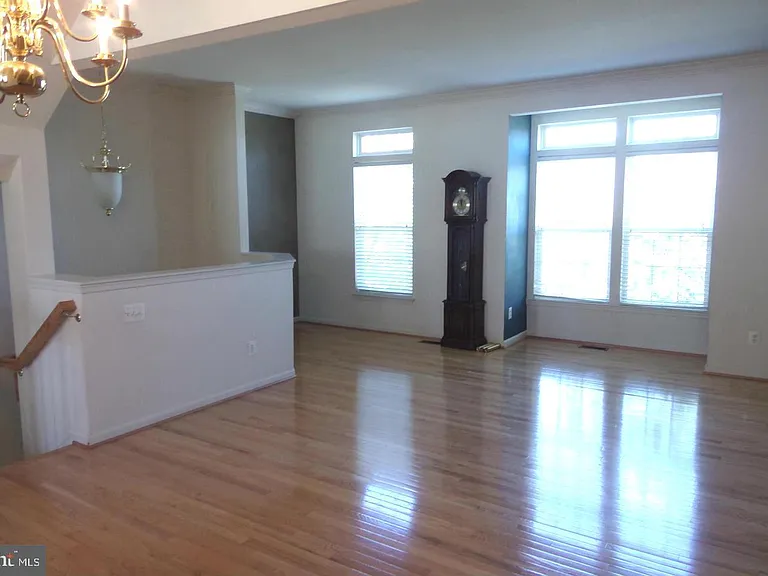 16606 Barge Cir — Photo 4