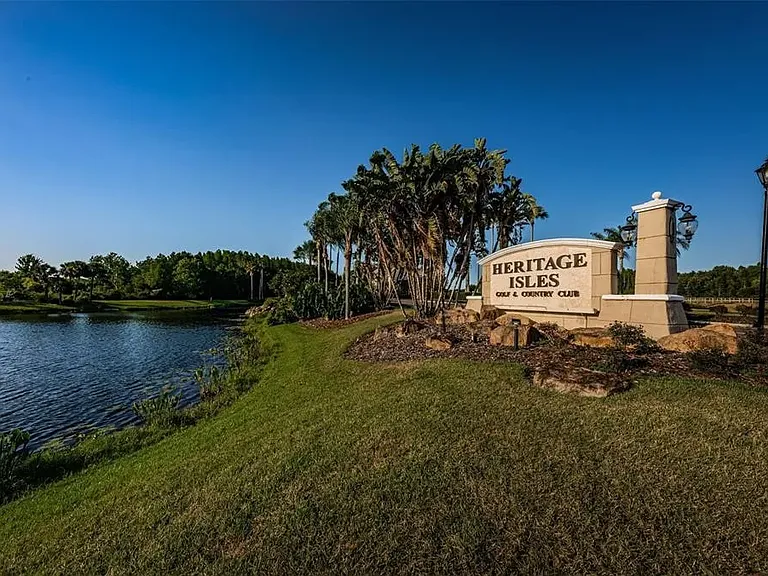18126 Paradise Point Dr — Photo 2