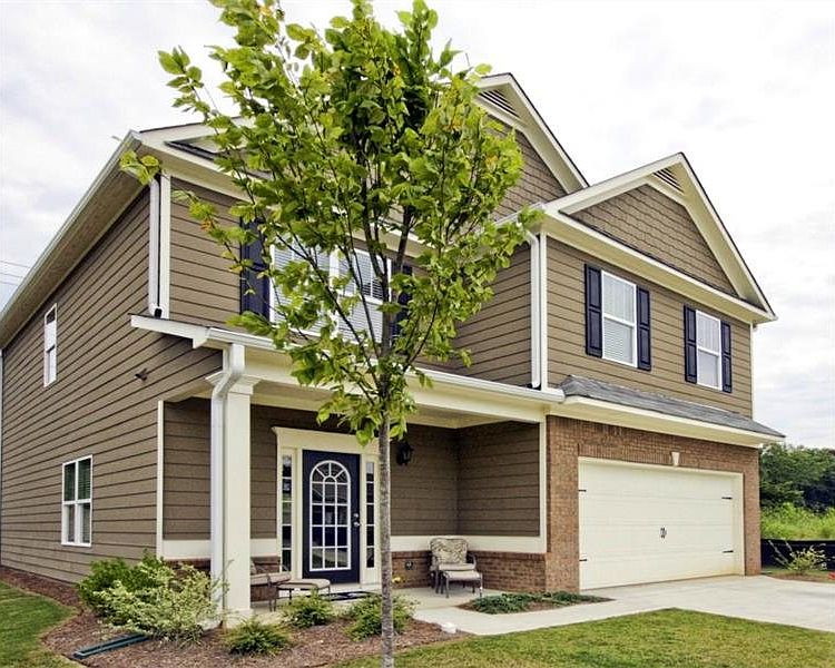 This photo is representative of a McPherson plan front elevation