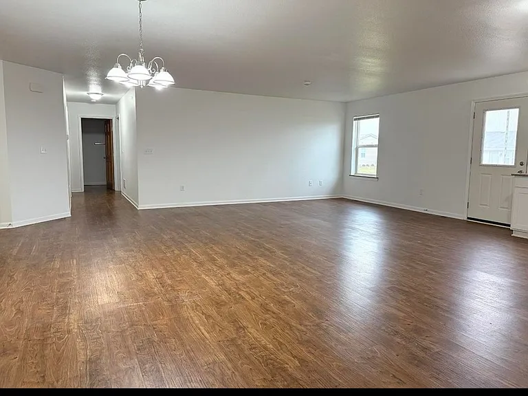 3064 Huntington Dr — Photo 22