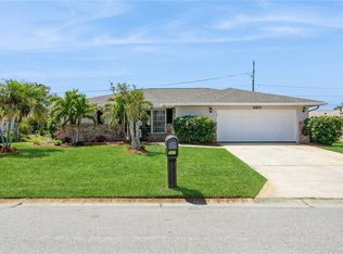 560 Oxford Dr, Venice, FL 34293