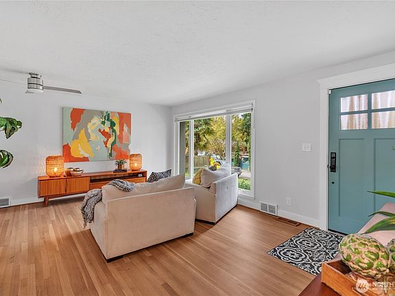 2nd image of 9720 46th Avenue NE