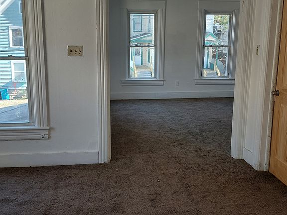 5th image of 56 Montgomery St #2