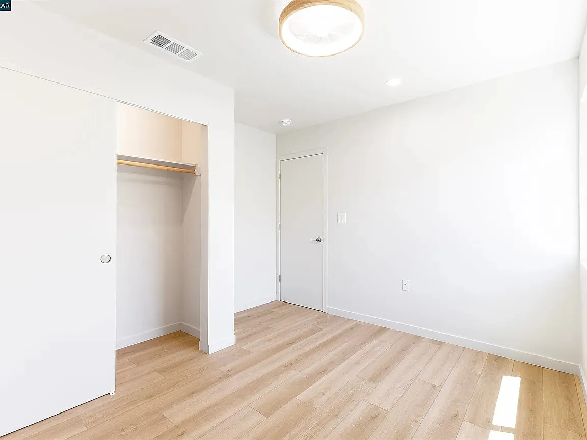2 bed, 620 sqft, $2,800 — Photo 3