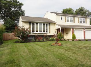 2106 Martindale Rd, Warrington, PA 18976