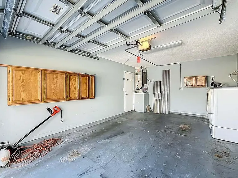 274 NE Glentry Ave — Photo 10