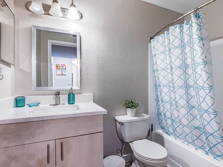 Collington Apartments — Photo 7