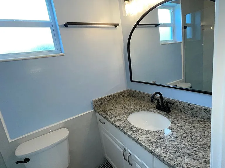 661 Hernando St — Photo 24