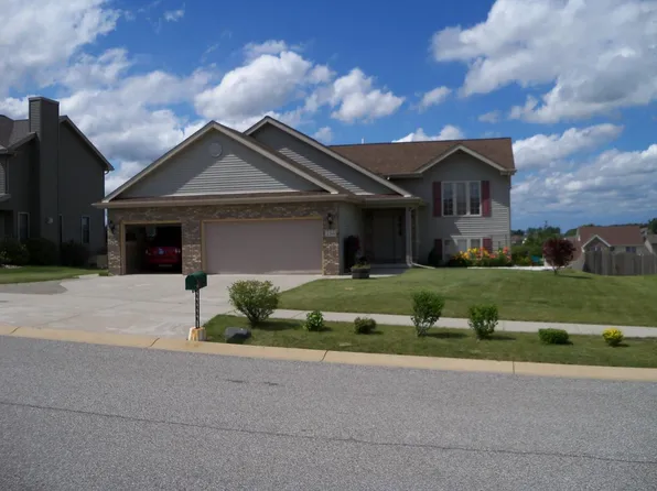 250 W 126th Pl, Crown Point, IN 46307