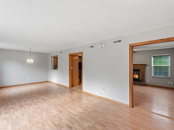 5th image of 7556 Lippincott Way