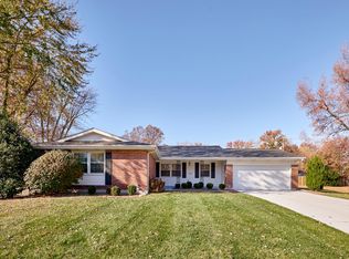 415 Trail Grove Ct, Ballwin, MO 63011
