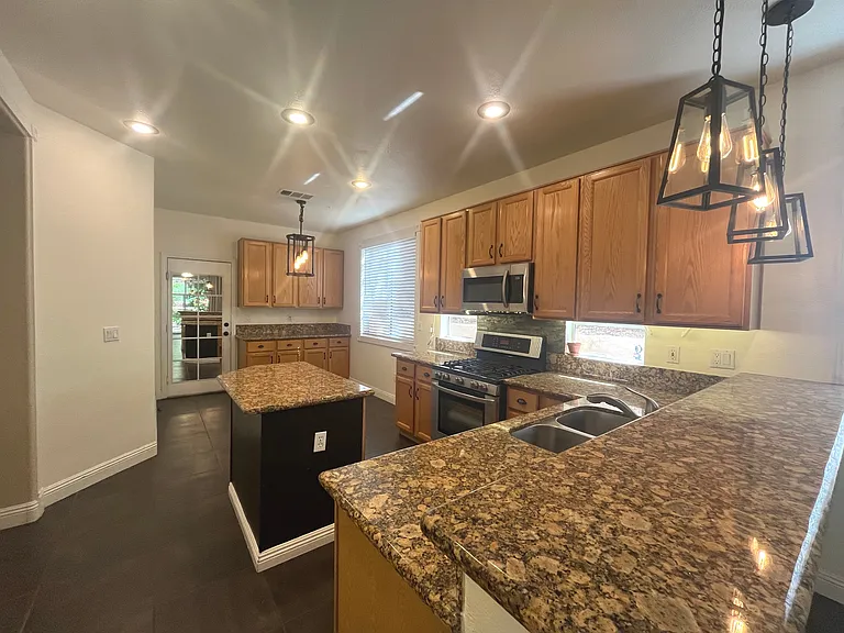1809 Snow Spring Ln — Photo 20