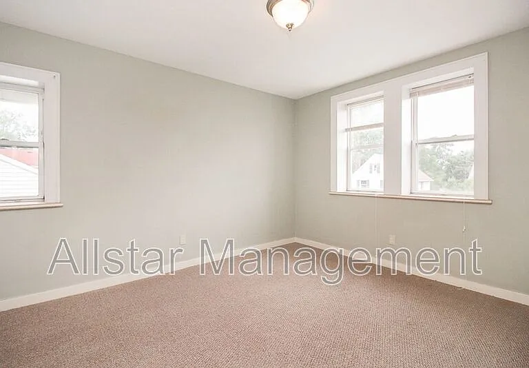 1562 Huguelet St — Photo 19