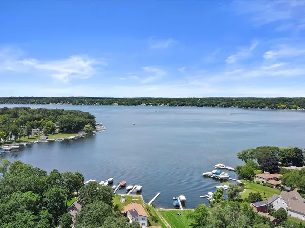 W280N1375 Cloverleaf LANE, Pewaukee, WI 53072