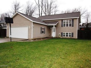 606 Glennview Ln, Fennville, MI 49408