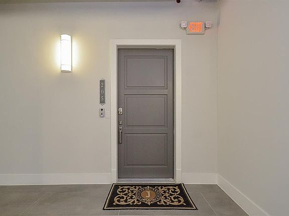 3rd image of 1714 Ashland St #205