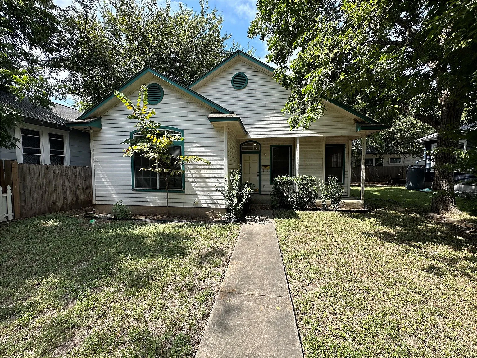 4 bed, 3.0 bath, 1662 sqft, $4,200 — Photo 1