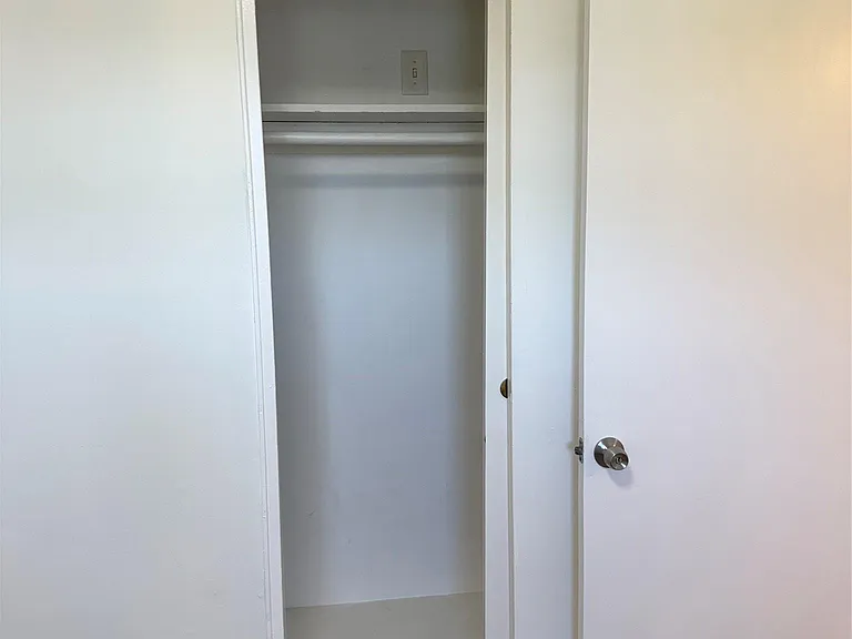 347 Quincy Ave — Photo 9