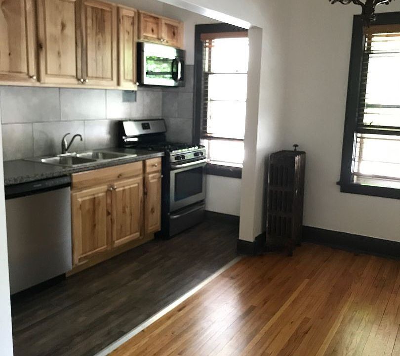 1st image of 1001 E 28th St #8236185