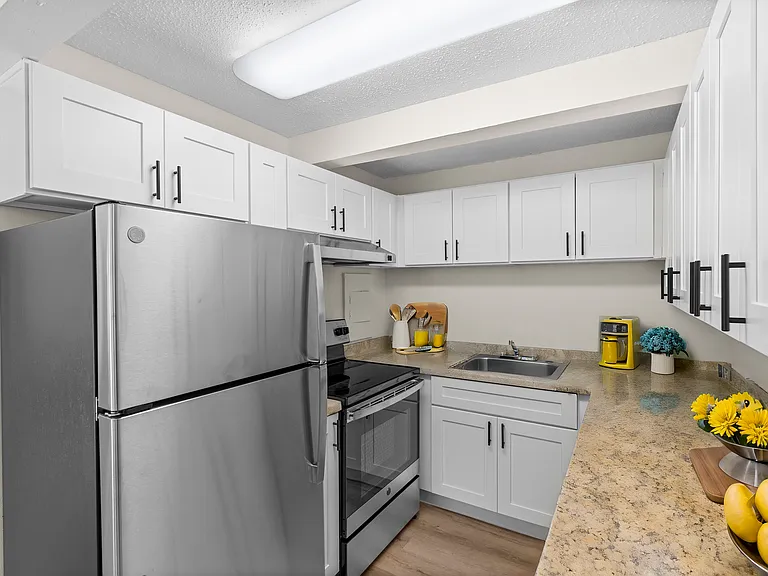 Staged 2 Bedroom 1 Bath w/Garage Staged 2 Bedroom 1 Bath w/Garage