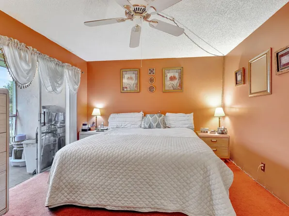 200 Village Green Circle E #310, Palm Springs, FL 33461