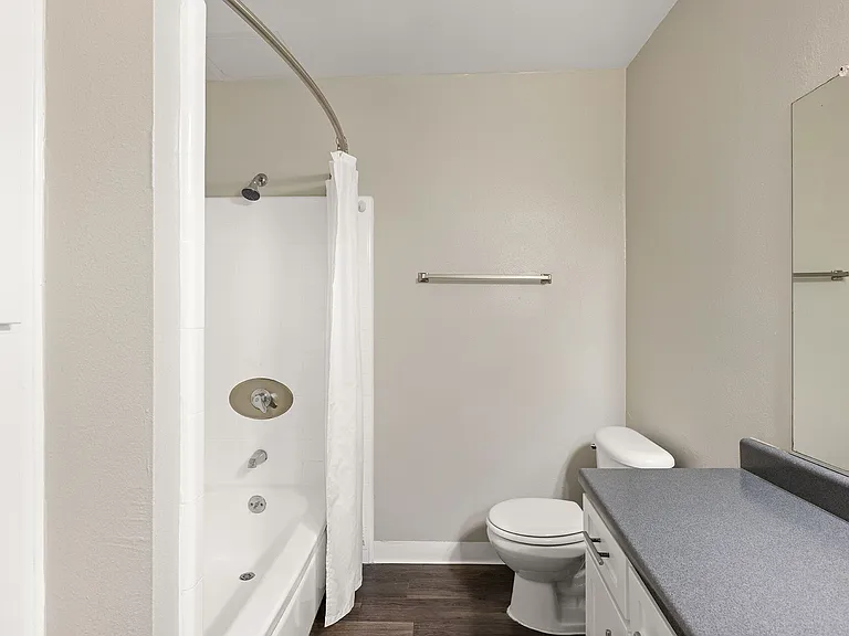 1200 Riverside — Photo 15