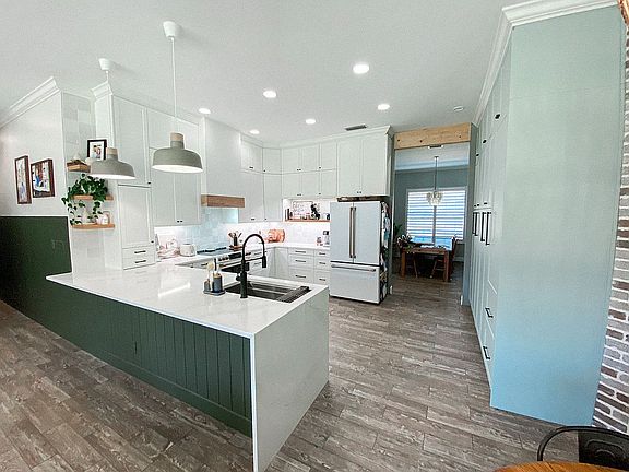 Tons of cabinet space 