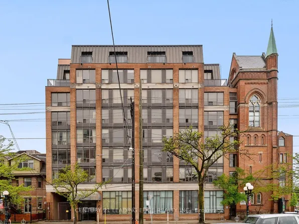 456 College St #404, Toronto, ON M6G 4A3