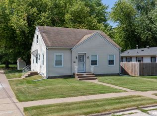 1729 2nd St, Moline, IL 61265