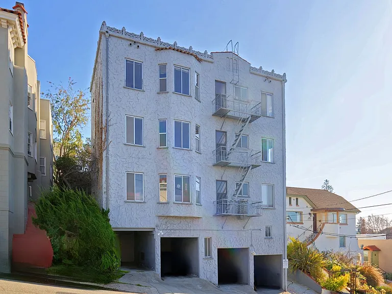 848 Vermont St — Photo 2