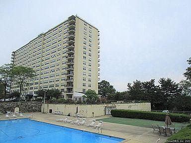 1st image of 2625 Park Ave