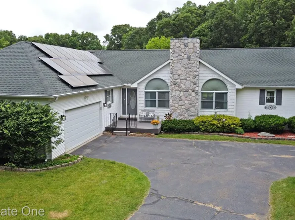 6350 Hickory Meadows Dr, White Lake, MI 48383