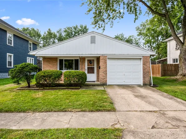 215 E James St, Bradford, OH 45308