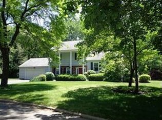 9 Mead Pl, Pompton Plains, NJ 07444