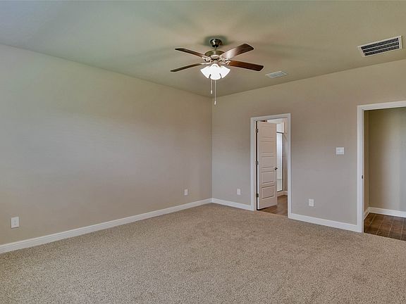 5th image of 676 Capstone Cir