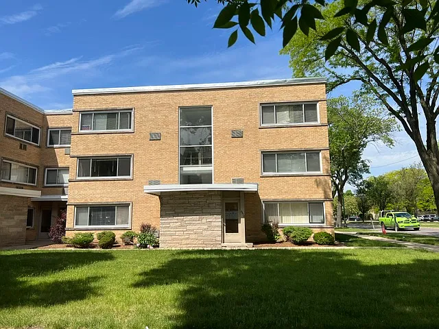 6350 N Ridgeway Ave #2S — Photo 1