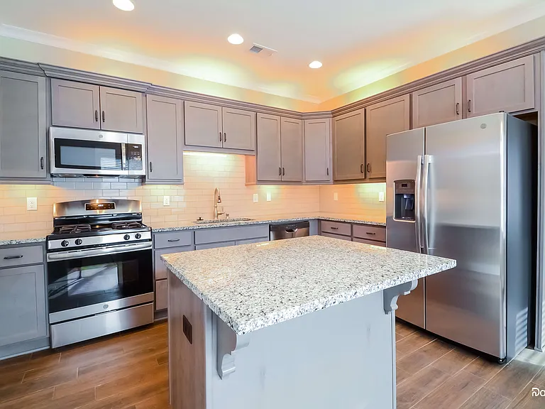 3942 Crest Lndg — Photo 4