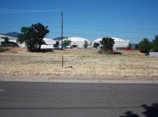 3042 Samike Dr, Medford, OR 97501