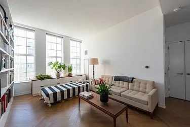 Rented by MaxInvest Real Estate, Inc.