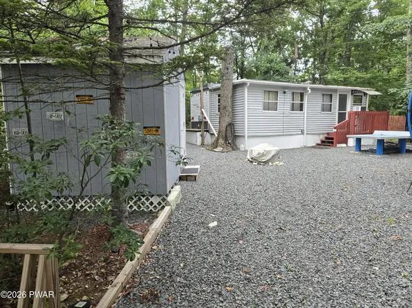 222 Tribes Dr, Shohola, PA 18458