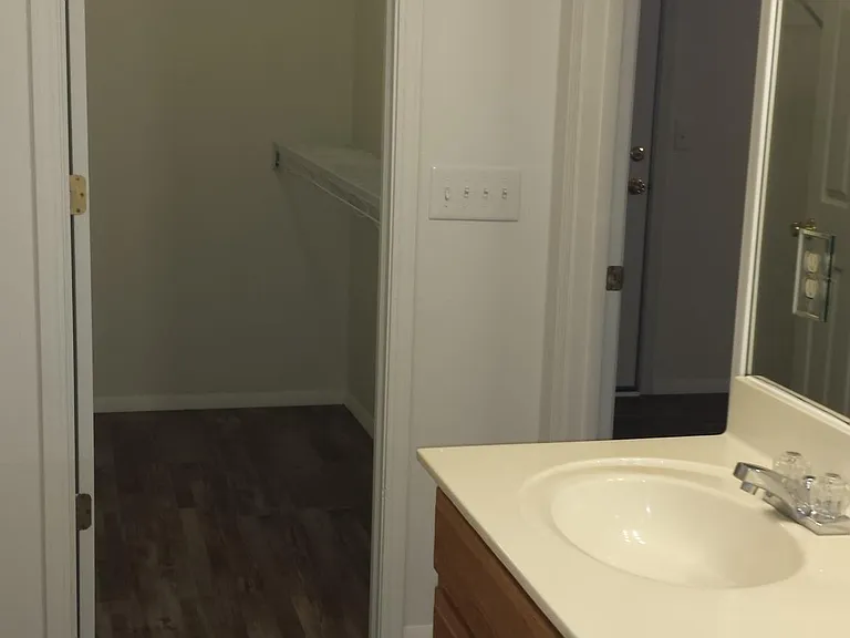 137 Rockyreef Cir — Photo 38