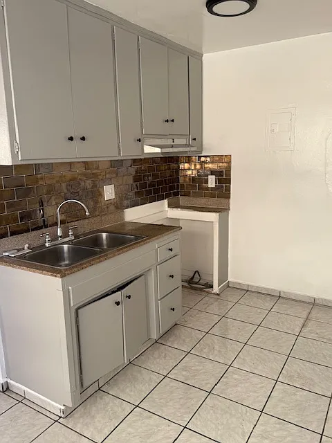 7657 Sepulveda Blvd — Photo 3