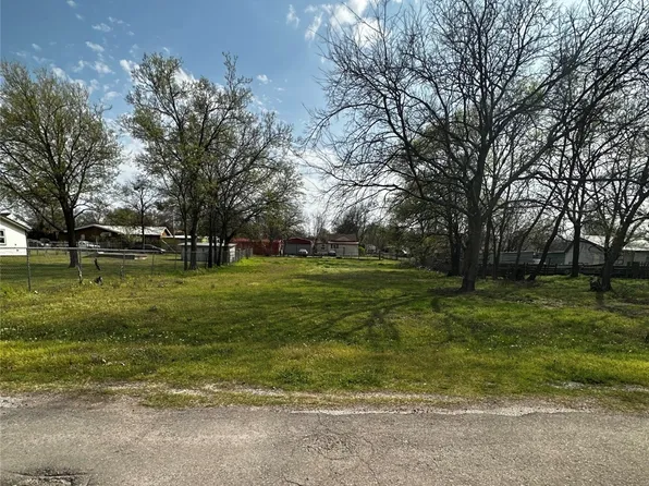 0 E Cherokee St, Marietta, OK 73448