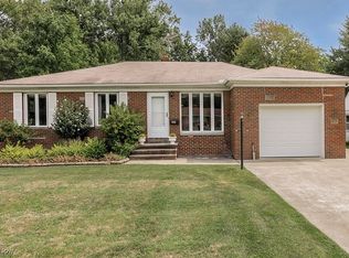 845 Lander Rd, Mayfield Village, OH 44143