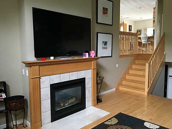 3rd image of 30 Orchard Meadows Dr