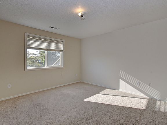 4th image of 4410 NE 163rd Ave