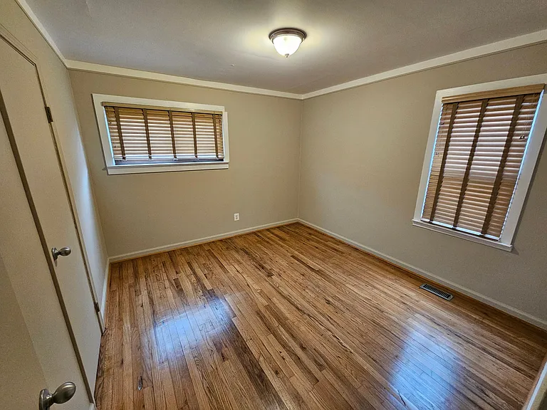 568 E Hudson Ave — Photo 25