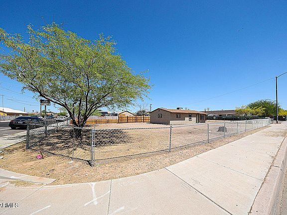 2nd image of 2810 E Roeser Road