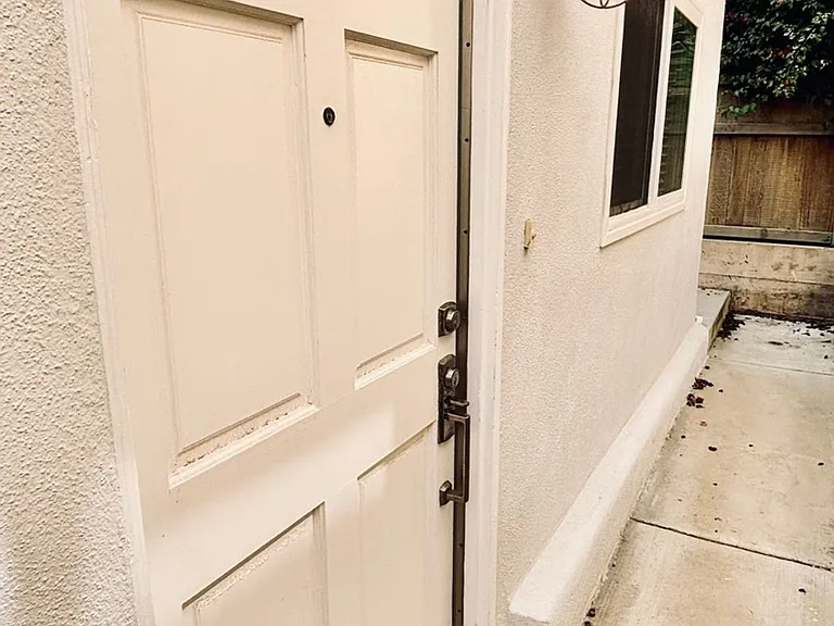 208 Seaview St — Photo 8